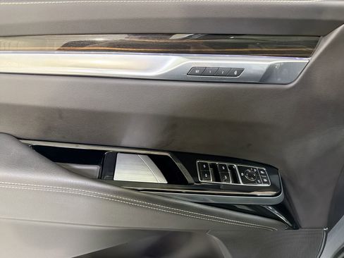 Used 2025 Cadillac Escalade Premium Luxury AWD/4WD image 12