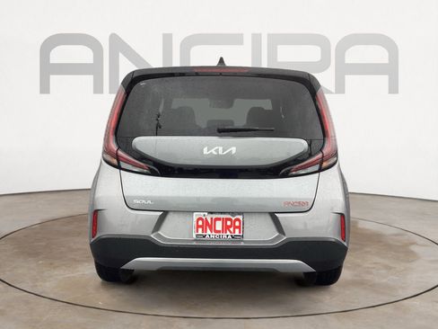 Used 2025 Kia Soul LX w/ LX Technology Package FWD image 13