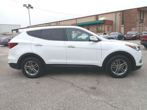 Used 2018 Hyundai Santa Fe Sport image 4