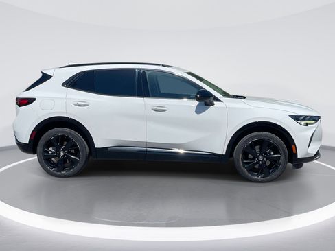 Certified 2022 Buick Envision Essence w/ Sport Touring Package FWD image 10