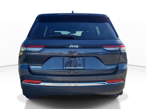 Used 2025 Jeep Grand Cherokee Laredo w/ MOPAR Finishing Package image 5