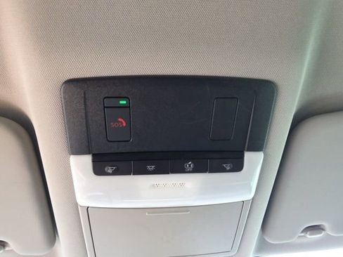 Used 2023 Nissan Rogue SV image 21