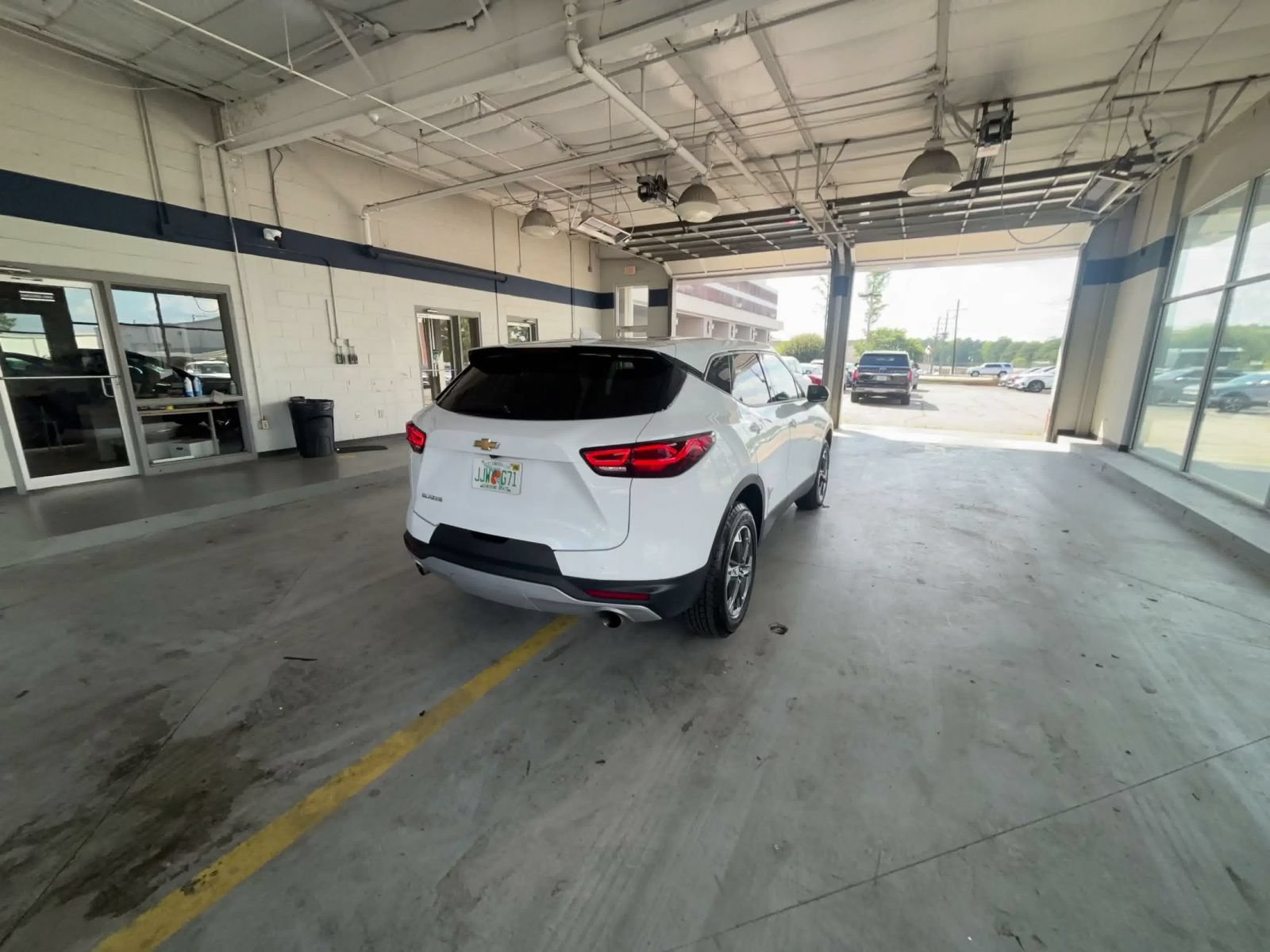 Used 2025 Chevrolet Blazer LT FWD image 13