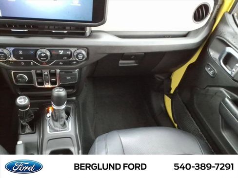Used 2024 Jeep Wrangler Unlimited Sport AWD/4WD image 29