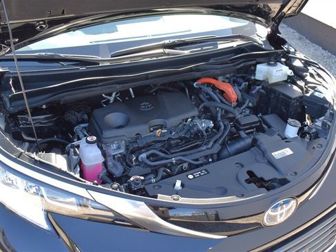 Used 2024 Toyota Sienna Limited AWD/4WD image 38