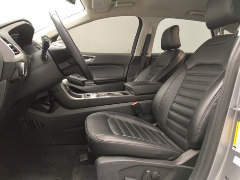 Used 2024 Ford Edge SEL image 17