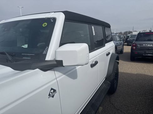 New 2026 Ford Bronco Outer Banks w/ Sasquatch Package image 24