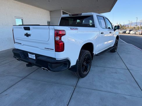 Used 2025 Chevrolet Silverado 1500 Custom Trail Boss w/ LPO, Dark Essentials Package image 3