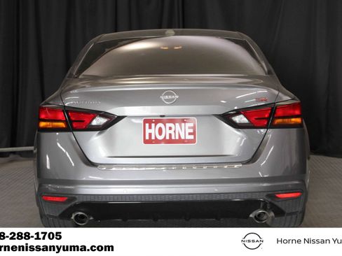 Used 2023 Nissan Altima 2.5 SR FWD image 14