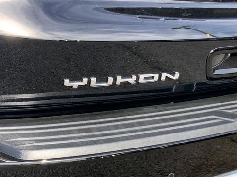 Used 2021 GMC Yukon Denali w/ LPO, Illumination Package image 10