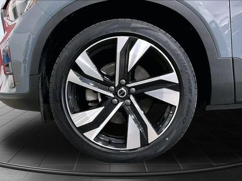 Certified 2023 Volvo XC40 B5 Plus w/ Driver Assist Package AWD/4WD image 12