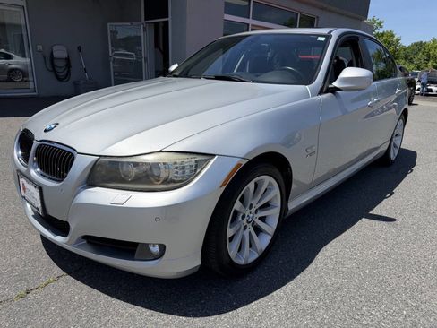 Used 2011 BMW 328i xDrive Sedan AWD/4WD image 3