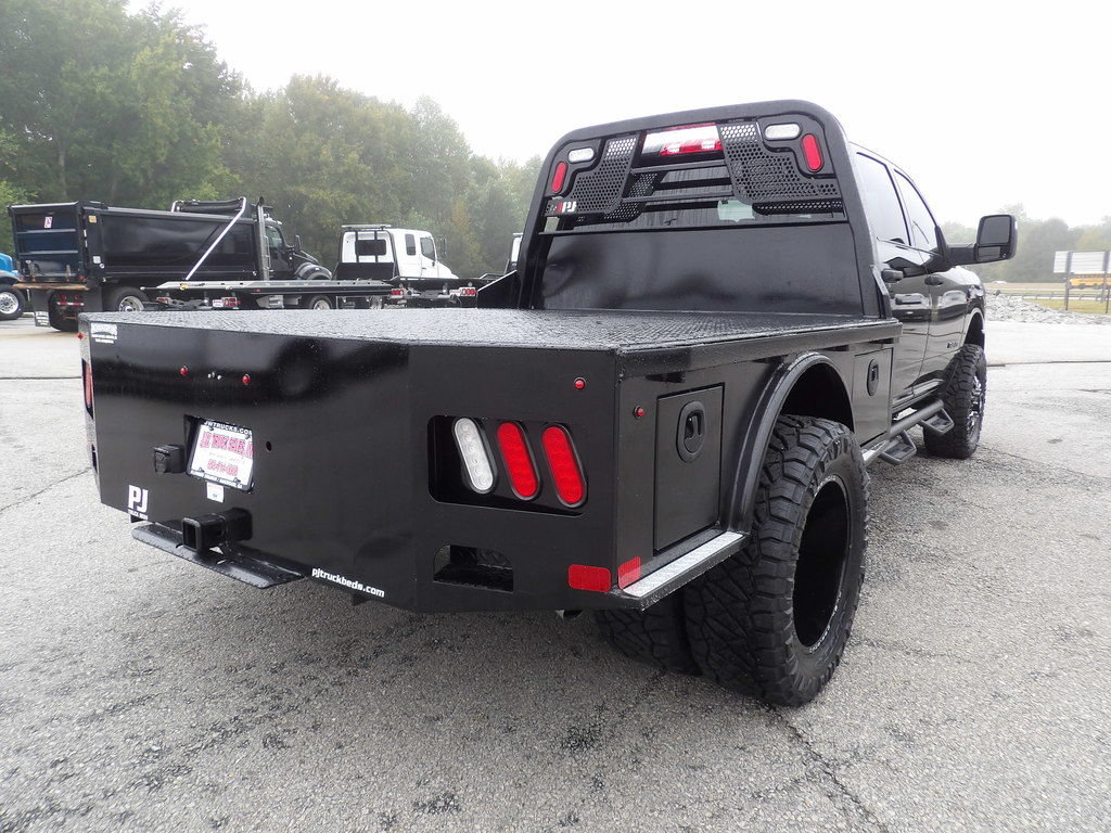Used 2025 RAM 3500 Big Horn AWD/4WD image 7
