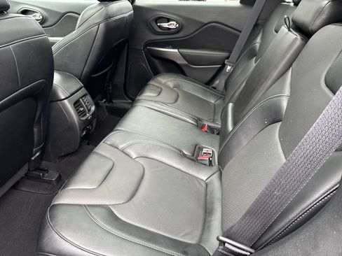 Used 2022 Jeep Cherokee Limited image 26