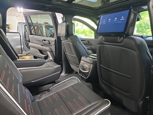 New 2026 GMC Yukon XL AT4 Ultimate AWD/4WD image 11