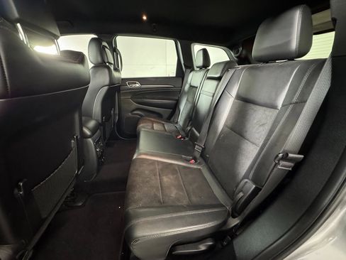 Used 2017 Jeep Grand Cherokee Altitude image 13
