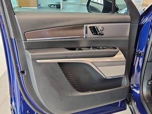 New 2026 Cadillac Vistiq Sport w/ LPO, Floor Liner Package image 23