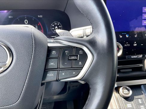 Used 2025 Lexus GX 550 w/ Accessory Package (2T) AWD/4WD image 24