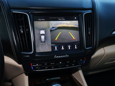 Used 2017 Maserati Levante image 26