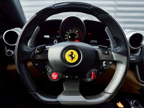 Used 2018 Ferrari GTC4Lusso image 50