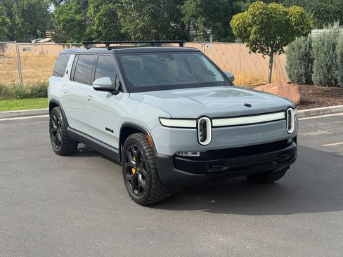Used 2023 Rivian R1S Adventure AWD/4WD image 2