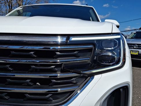 Certified 2025 Volkswagen Atlas SE w/ Panoramic Sunroof Package image 10