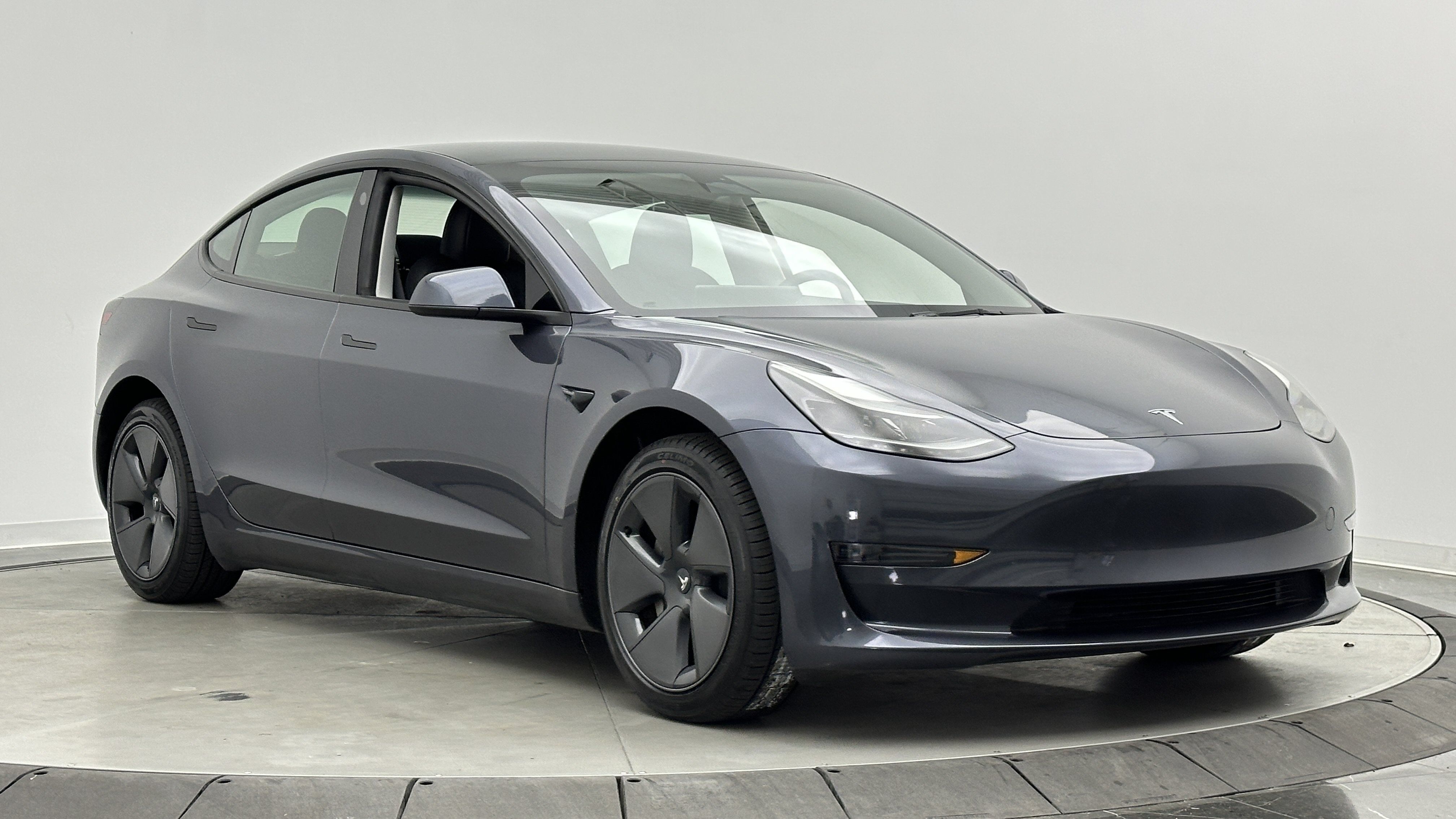 Used 2023 Tesla Model 3 Standard Range RWD image 3