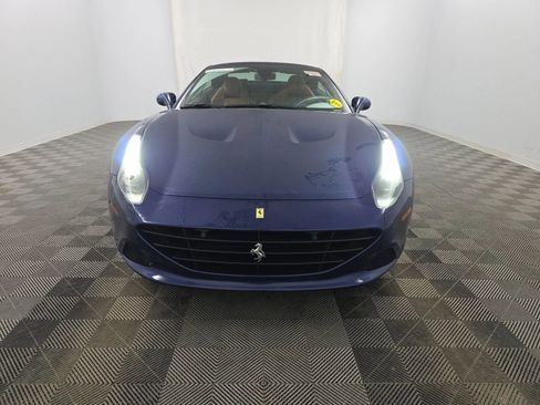 Used 2017 Ferrari California T image 8