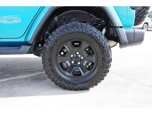 Used 2020 Jeep Wrangler Unlimited Sahara AWD/4WD image 31