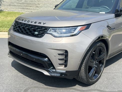 Used 2025 Land Rover Discovery Dynamic SE AWD/4WD image 11