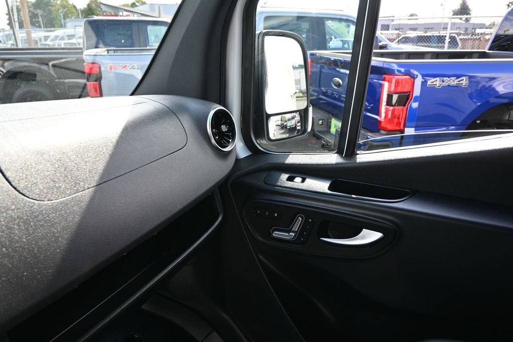 Used 2023 Mercedes-Benz Sprinter 2500 image 17