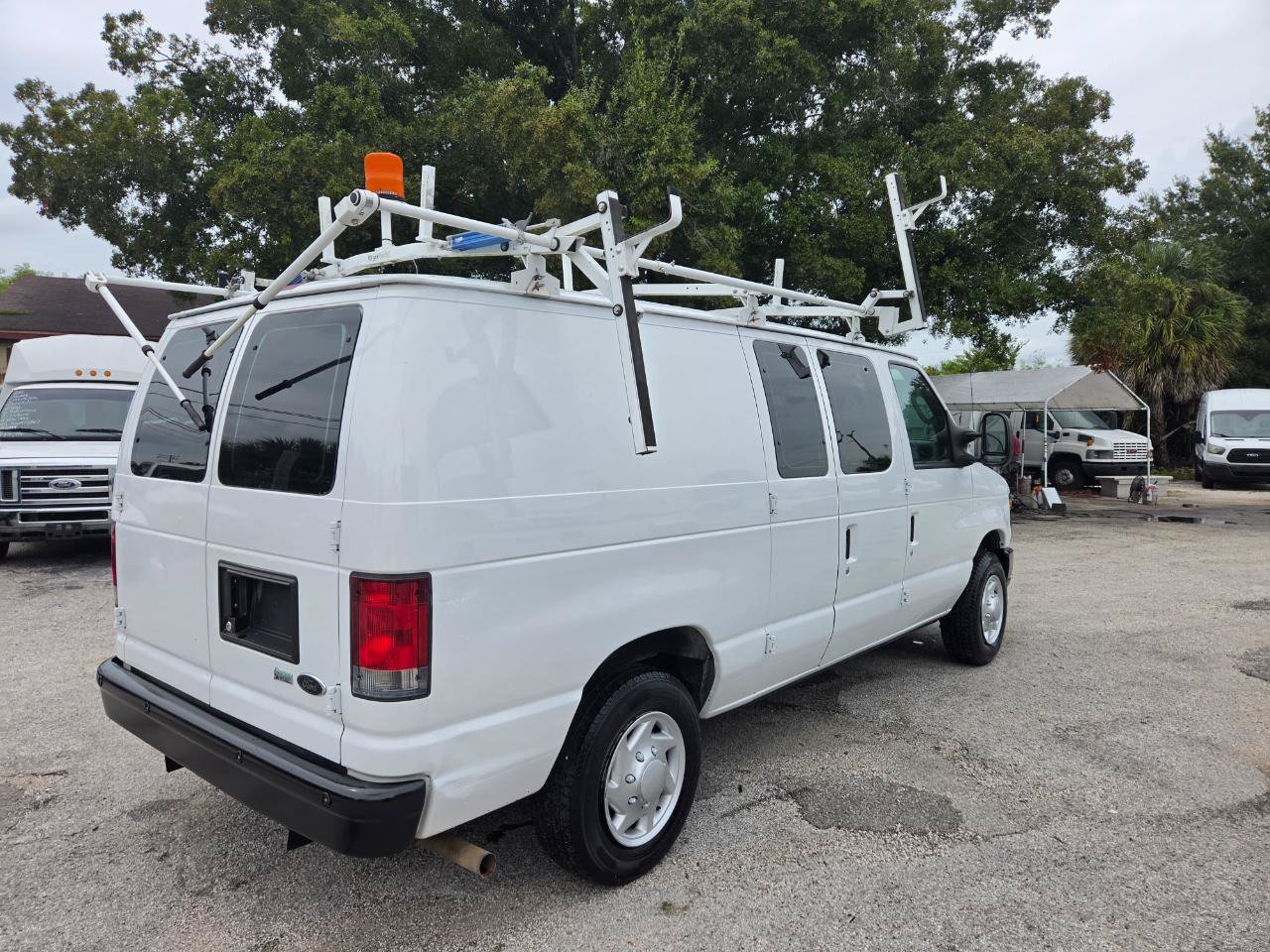 Used 2014 Ford E-150 and Econoline 150 RWD image 6