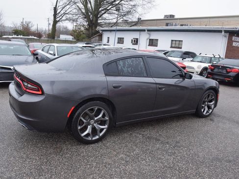 Used 2015 Dodge Charger SE image 6