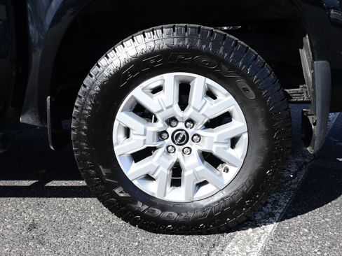 Used 2023 Nissan Frontier SV w/ Technology Package image 14