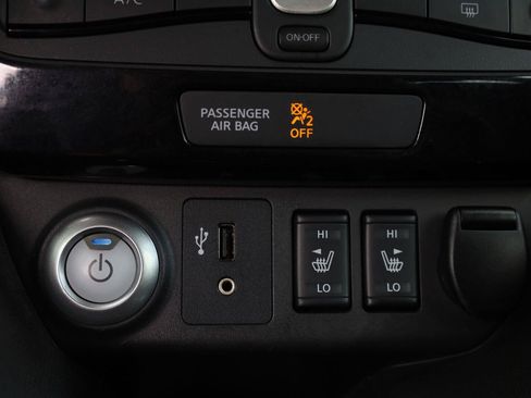 Used 2018 Nissan Leaf SV w/ SV Technology Package FWD image 37