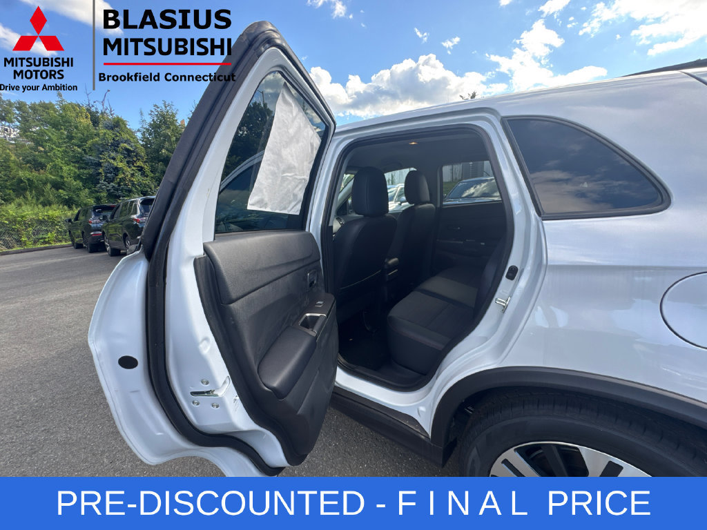 Used 2025 Mitsubishi Outlander Sport SE AWD/4WD image 20