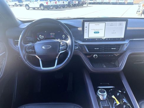 Used 2025 Ford Explorer Platinum w/ LUX Leather Package image 12