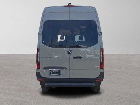 Used 2026 Mercedes-Benz Sprinter 2500 image 4