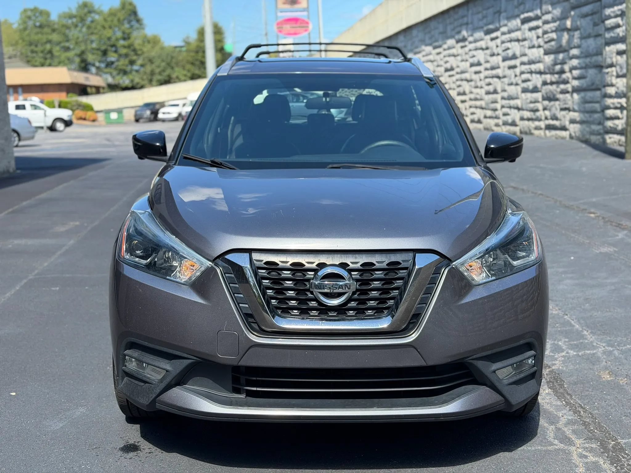 Used 2018 Nissan Kicks SR w/ Premium Package FWD image 4