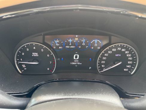 Used 2017 Cadillac XT5 Platinum AWD/4WD image 26