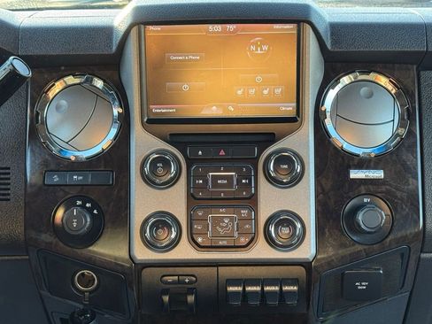 Used 2013 Ford F250 Platinum w/ FX4 Off Road Pkg image 33