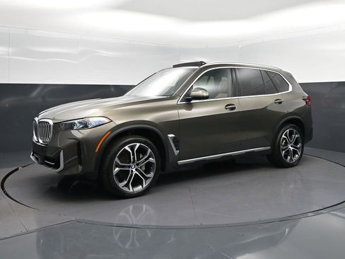 Certified 2026 BMW X5 sDrive40i RWD image 3