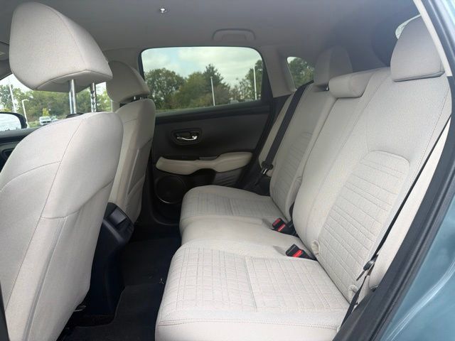 Used 2023 Honda HR-V LX image 13