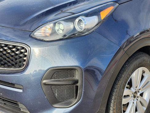 Used 2018 Kia Sportage LX image 7