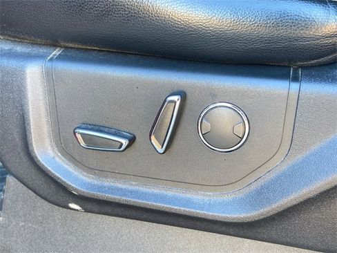 Used 2018 Ford F150 Lariat w/ Equipment Group 502A Luxury image 18