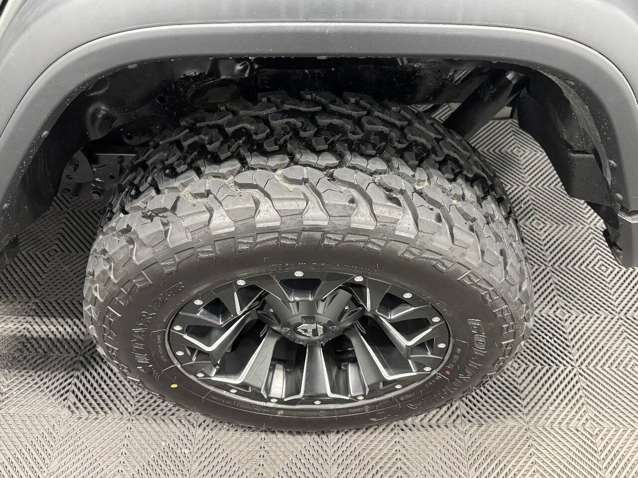 Used 2019 Jeep Wrangler Unlimited Rubicon w/ Uconnect 4C Nav & Sound Group AWD/4WD image 45