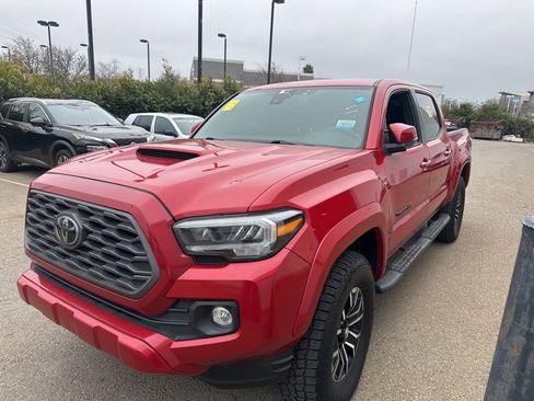 Used 2021 Toyota Tacoma TRD Sport w/ TRD Premium Sport Package image 3
