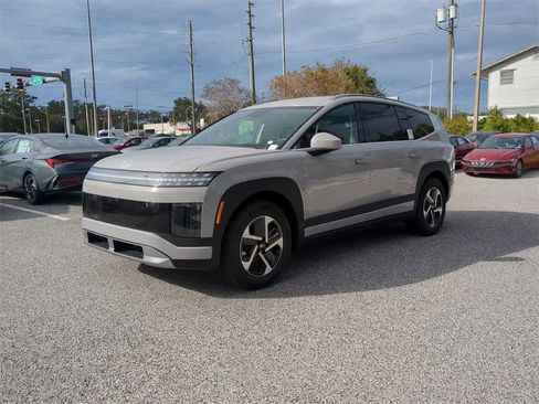 New 2026 Hyundai Ioniq 9 SE image 2