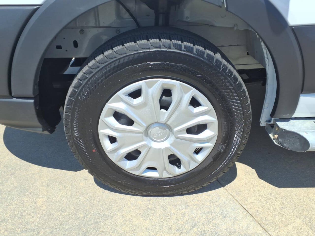 Used 2025 Ford Transit 250 Low Roof w/ Exterior Upgrade Package RWD image 4