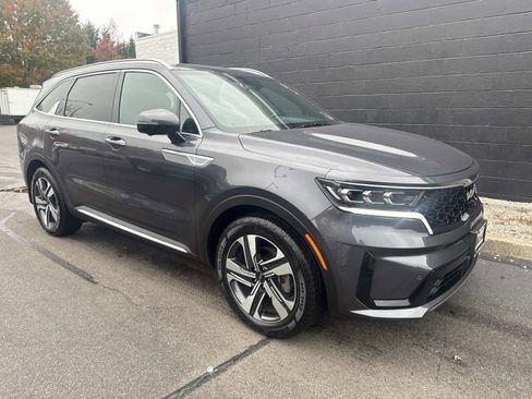 Used 2022 Kia Sorento SX Prestige w/ Panoramic Sunroof Package image 4